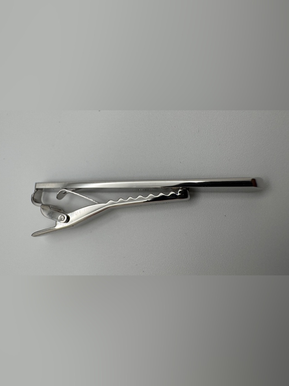 NWOT Burberry Silver and Black Striped Tie Clip - Picture 11 of 13